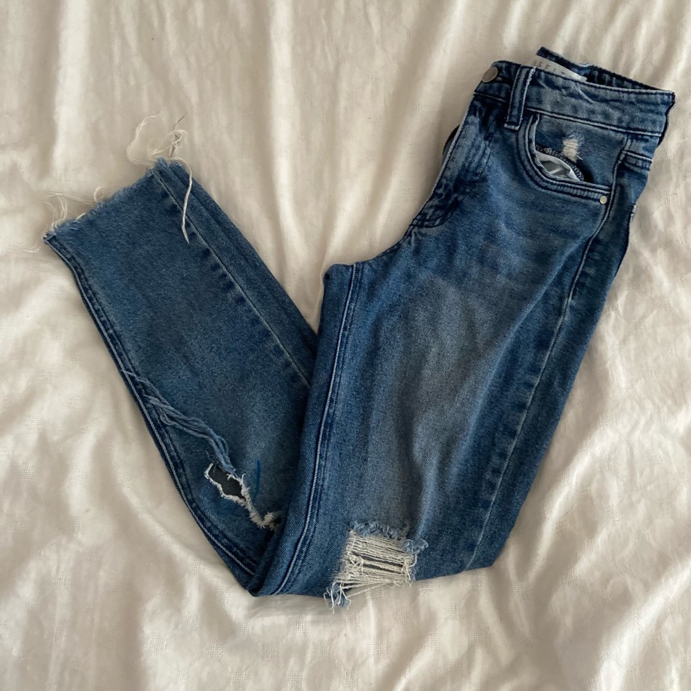 🟣 Tinseltown distressed jeans